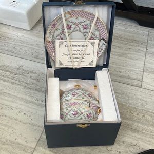 Teapot, cup and saucer